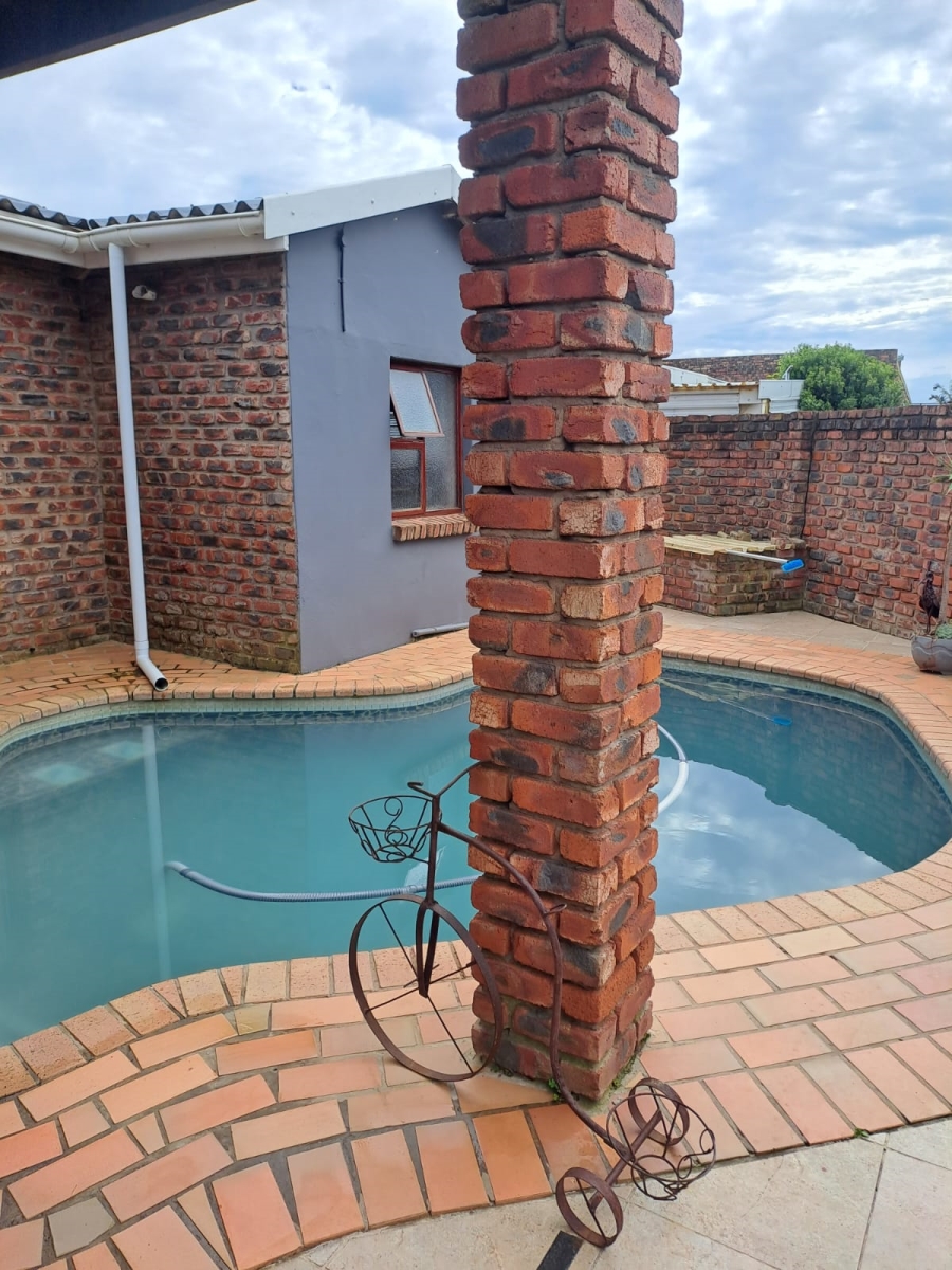 4 Bedroom Property for Sale in Seavale Eastern Cape